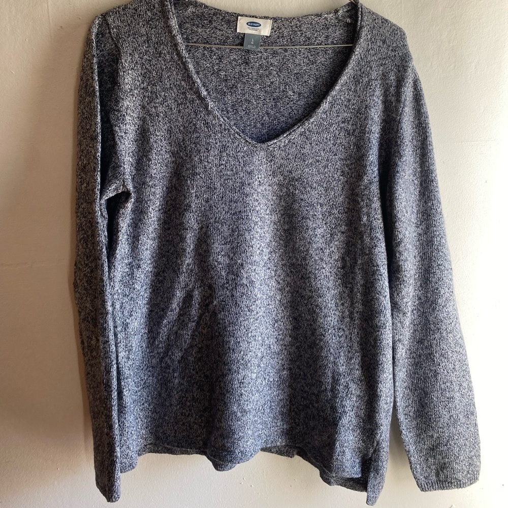 Old Navy scoop neck grey sweater.